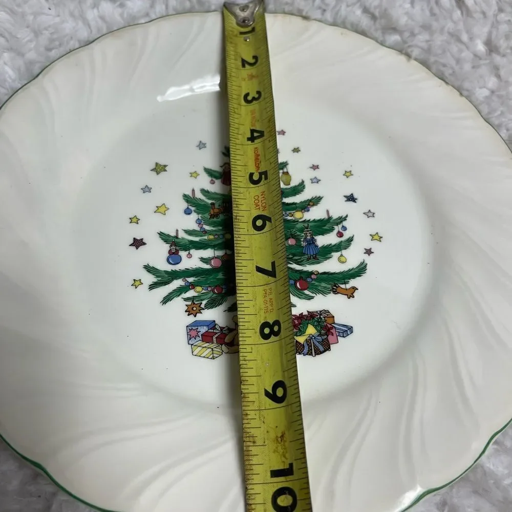 Niko Happy Holidays 1Dinner plate .oven ,microwave and dishwasher safe